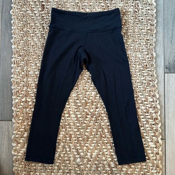 Lululemon leggings size 4 capris - Picture 1 of 8